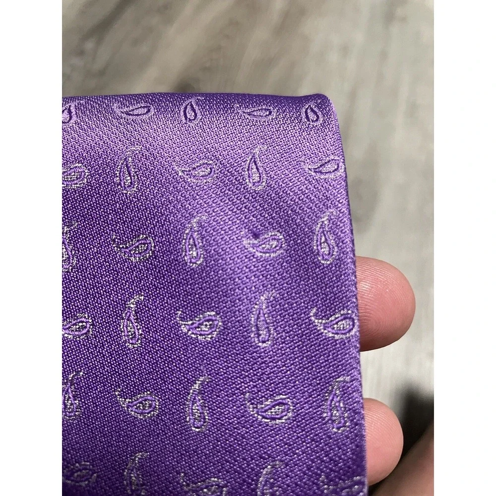 #J100  Mens Michael Kors Silk Tie Purple